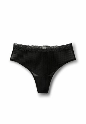 String noir orné de dentelle, présentant des rayures verticales et une texture douce et transparente, avec une coupe taille basse et des détails en bordure festonnée.