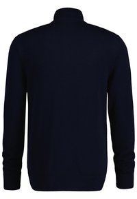 Pull bleu marine avec un col montant, des manches longues et des poignets côtelés. Texture lisse sans motifs visibles ni détails matériels.
