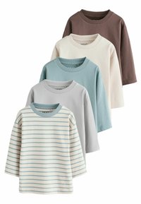 Fünf Langarm-T-Shirts in verschiedenen Farben: braun, hellbeige, hellgrau, hellblau und ein gestreiftes Design in hellbeige und blau.