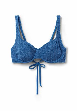 Blå texturerad bikinitopp med vriden design, justerbara axelremmar och knytning fram.