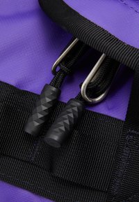 The North Face BASE CAMP DUFFEL - M - Holdall - peak purple-tnf black