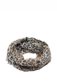 Szalik w panterkę w neutralnych odcieniach beżu i czerni, wykonany z miękkiej plecionej tkaniny, z postrzępionymi brzegami i okrągłym wzorem.