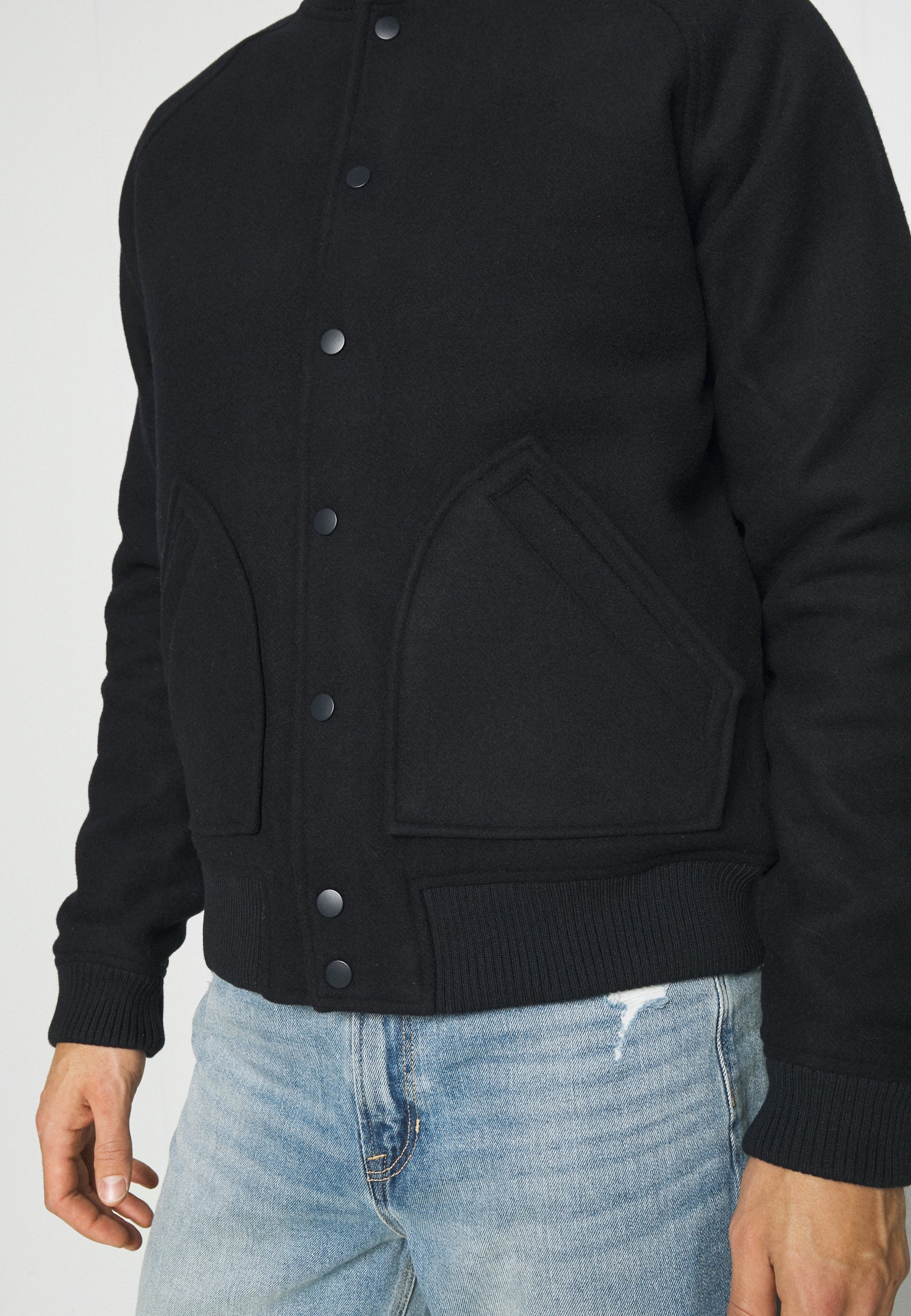 farah bomber