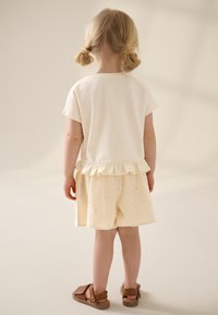 Next REGULAR FIT - SHORT SLEEVE FRILL SET - Rövidnadrágok - cream flower embroidery