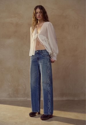 PULL&BEAR RUFFLED  - Bluse - white