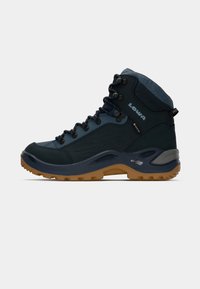 Turistická bota Lowa s tmavě modrým syntetickým svrškem, šedými akcenty, robustní podešví a černými tkaničkami. Obsahuje zesílenou patu a prodyšnou podšívku.