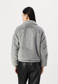 Vero Moda - Kurtka zimowa