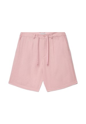 Hellrosa lässige Shorts mit vorderer Knopfleiste, Kordelzugbund, Seitentaschen und Gürtelschlaufen, flach auf weißem Hintergrund ausgelegt.