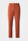 PERIN - Chinos - dark orange