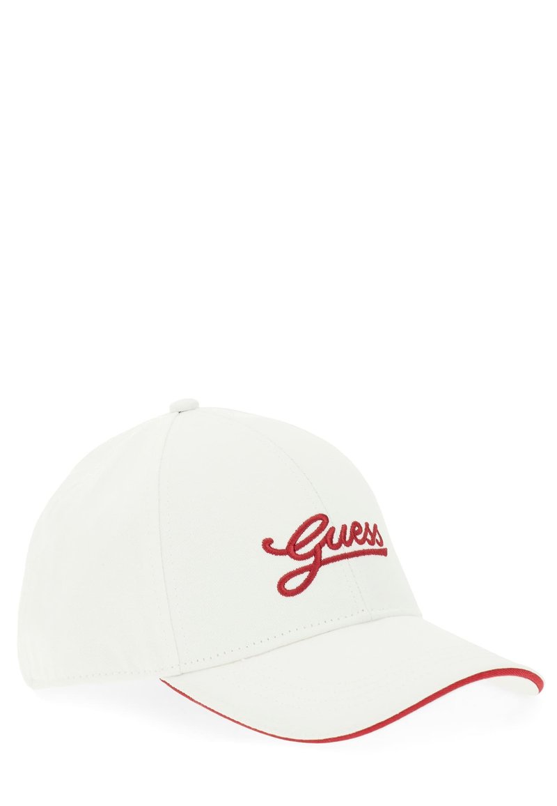 Bijela kapa s crvenim vezom "Guess" logotipa, sa zakrivljenim vizorom i crvenim naglaskom duž oboda. Izrađena od mekog, izdržljivog materijala.