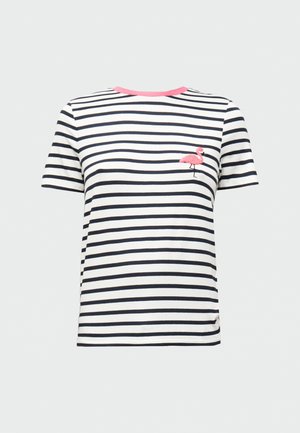 Biało-czarna, poziomo paskowana koszulka z krótkim rękawem, różowym dekoltem i małym różowym flamingiem wyszytym na lewej piersi.