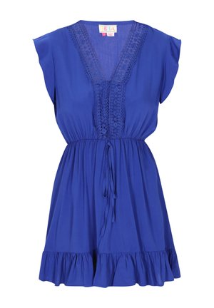 Trumpas mėlynas suknelė su giliais V formos iškirpimu ir nėriniuota apdaila. Turi trumpas rankoves, raišteliu reguliuojamą juosmenį ir raukšlėtą hemą. Pagaminta iš lengvos medžiagos.