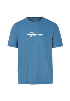 Korte mouw blauwe T-shirt gemaakt van gestructureerde stof. Heeft een witte 'PROTEST' logo en een gebogen lijnontwerp aan de voorkant.