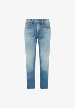 Jeans en denim bleu clair avec une coupe régulière, comportant cinq poches, une fermeture à bouton et un léger délavage près de l'ourlet et des cuisses.