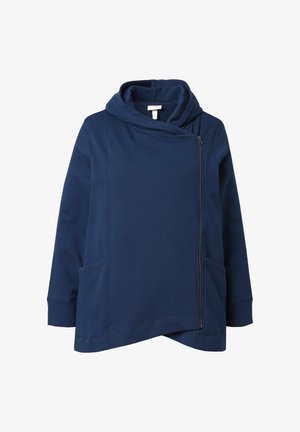 Marineblå hættejakke med diagonal lynlås, lange ærmer og to forlommer; glat tekstur og afslappet pasform.