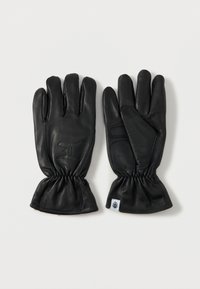 Zwarte leren handschoenen met vijf vingers, gerimpelde polsen en een reliëflogo op de achterkant; zachte textuur en gladde afwerking.