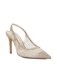 Chaussure à talon haut dorée, type slingback, avec une pointe pointue, un upper en mesh et des embellissements en rhinestones étincelants.