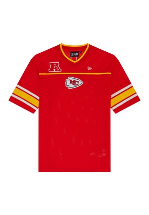 Red mesh jersey with short sleeves, yellow stripes, v-neck, and team logo. Features an accent badge. Lightweight and breathable material.