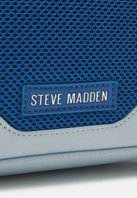 Steve Madden BDIEGO - Håndveske - blue
