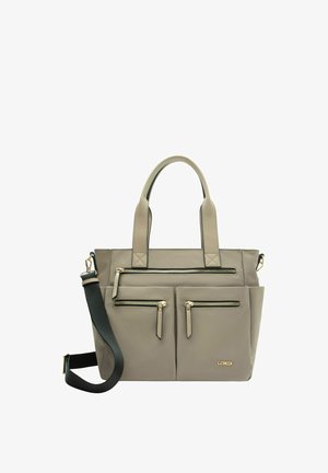 Beige handtas met twee bovenhandvatten, afneembare zwarte schouderriem, drie voorritszakken en goudkleurige logo- en metalen accenten.