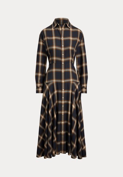 Vestido camisa xadrez em azul-marinho, castanho e bege. Mangas compridas, frente com botões, cintura ajustada e saia evasê. Feito de tecido macio e texturizado.