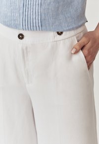 TATUUM Nohavice - white