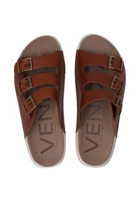 Bruine leren sandalen met drie verstelbare gespen, kurken binnenzolen en een witte rubberen outsole. Gladde afwerking met een minimalistisch ontwerp.