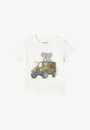 Maglietta a maniche corte bianca per bambini con una grafica di un elefante grigio e una tigre in un jeep verde. Presenta dettagli con bottoni a pressione sulla spalla.