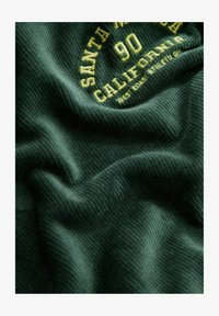 Nepasirinkta, forest green