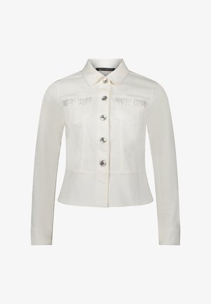 Hvid cropped jakke med lange ærmer, fem sølvfarvede knapper foran, to brystlommer med små dekorative nitter og en krave.
