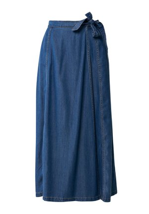 Denim wikkelrok in donkerblauw met een strikceintuur. Heeft een lange, vloeiende snit en zichtbare stiksels aan de voorkant. Soepele textuur.
