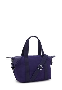 Lila Nylon-Tasche mit doppelten Griffen und einem abnehmbaren Schultergurt. Merkmale sind ein Reißverschlussverschluss, texturierte Akzente und Details aus Metall.
