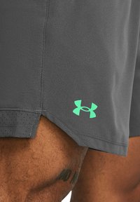 Under Armour VANISH WOVEN - Pantalón corto de deporte - castlerock
