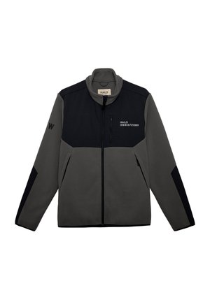 Herre jakke med fuld lynlås og høj krave, mørkegrå krop, sort øverste bryst og ærmer, brystlomme og "HALO" tekst med tal foran.