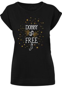 Svart t-skjorte med hvit og gull grafisk tekst "DOBBY ER FRITAKT" med stjernemotiver og designsokk, rund hals, korte rullede ermer.