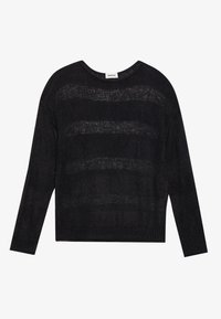 Schwarzer Strickpullover mit lockerer Passform, langen Ärmeln, runder Halslinie und strukturierten horizontalen Streifen. Rippenbündchen an Saum und Ärmeln.