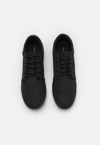 Pier One Sapatilhas - black