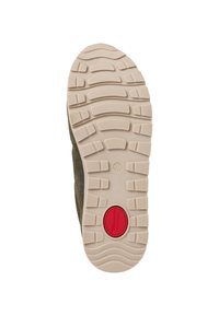 Suola di una scarpa con una parte inferiore in gomma beige con un motivo testurizzato e un accentuato motivo circolare rosso al centro. Parte superiore verde oliva visibile.