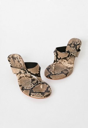 Friends Like These T veida siksniņu sandales - snake print