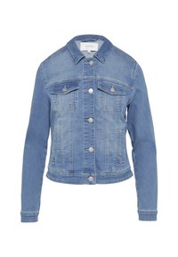 Giacca in denim azzurro chiaro con maniche lunghe, due tasche sul petto e bottoni argentati, esposta su uno sfondo bianco semplice.