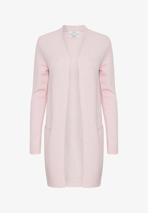 Svetloružový cardigan vyrobený z mäkkého pleteného materiálu, s otvoreným predkom, dlhými rukávmi a dvoma prednými vreckami. Hladká textúra s rebrovanými manžetami.