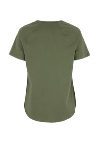 Oliivinvihreä lyhythihainen t-paita, jossa on pyöreä pääntie ja hieman kaareva helma. Valmistettu pehmeästä, sileästä ja joustavasta kankaasta.