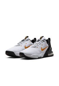 Nike Performance AIR MAX ALPHA TRAINER 5 - Sapatilha de treino - white/gold/black