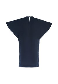 Top blu navy a maniche corte con una vestibilità ampia e maniche larghe. Presenta una chiusura a oblò dietro e una texture in tessuto morbido e liscio.