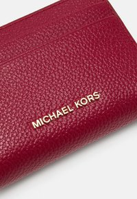 MICHAEL Michael Kors JET SET COIN CARD CASE - Peňaženka - deep red