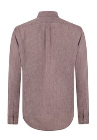 Camisa de manga larga en un color malva suave con un acabado texturizado, cuello blando y puños con botones; dobladillo redondeado en la parte inferior.