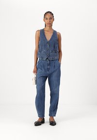 Copenhagen Muse Mom traperice - denim blue