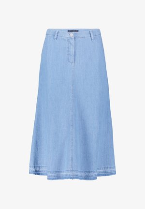 Jasnoniebieska dżinsowa spódnica o rozkloszowanym kroju, zapinana z przodu na guziki, z dwoma bocznymi kieszeniami oraz przeszyciami przy obszyciu. Długość do połowy uda.