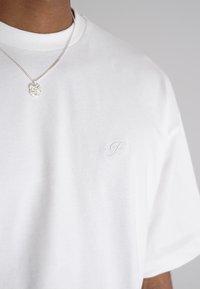 Thumbnail Image 5