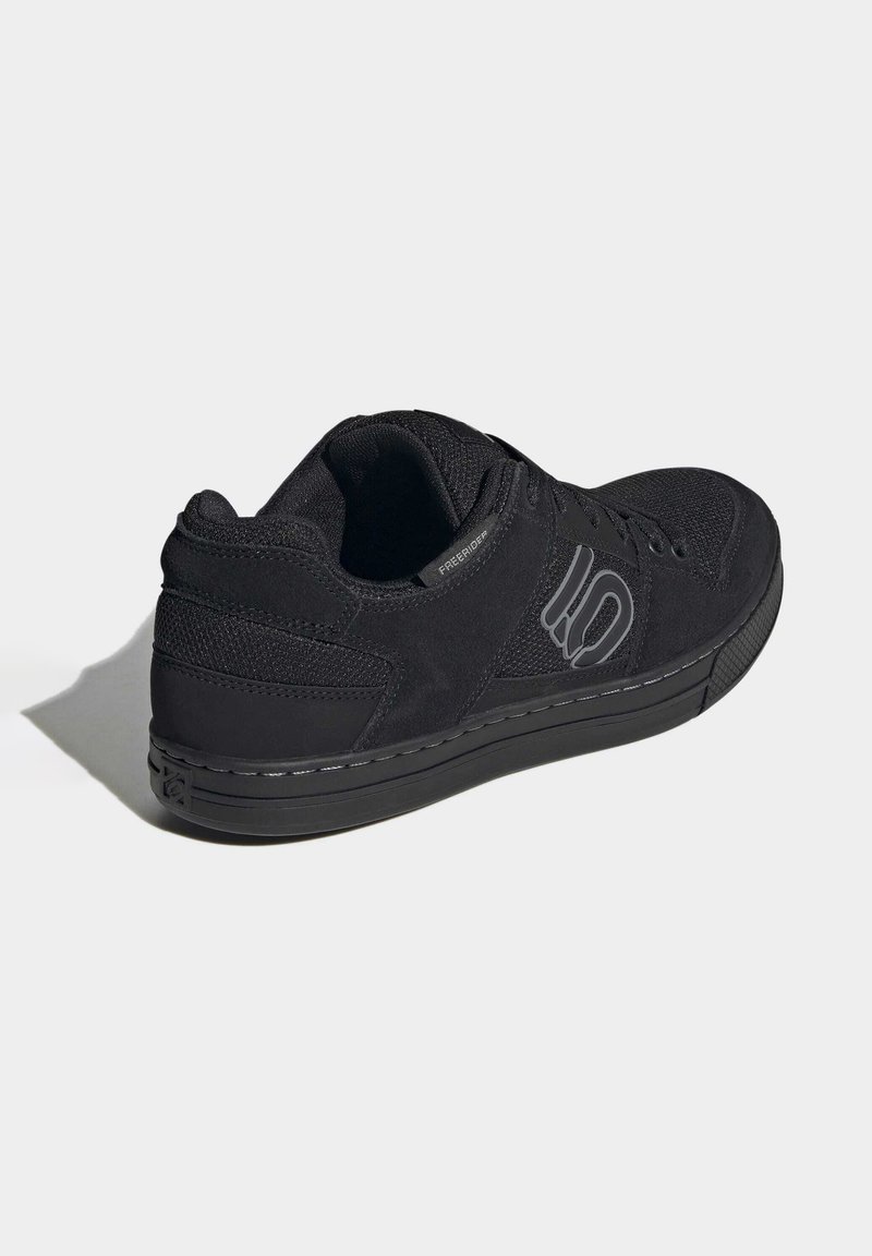 Chaussures de vélo pour hommes – Genetik Sport